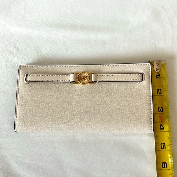 Michael Kors, Reed, Bifold Pebbled Leather Snap Wallet with Gold Accent, NEW - Picture 11 of 11